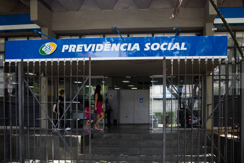 PF aciona governo contra medidas de Mendonça no caso INSS, que envolve Lulinha